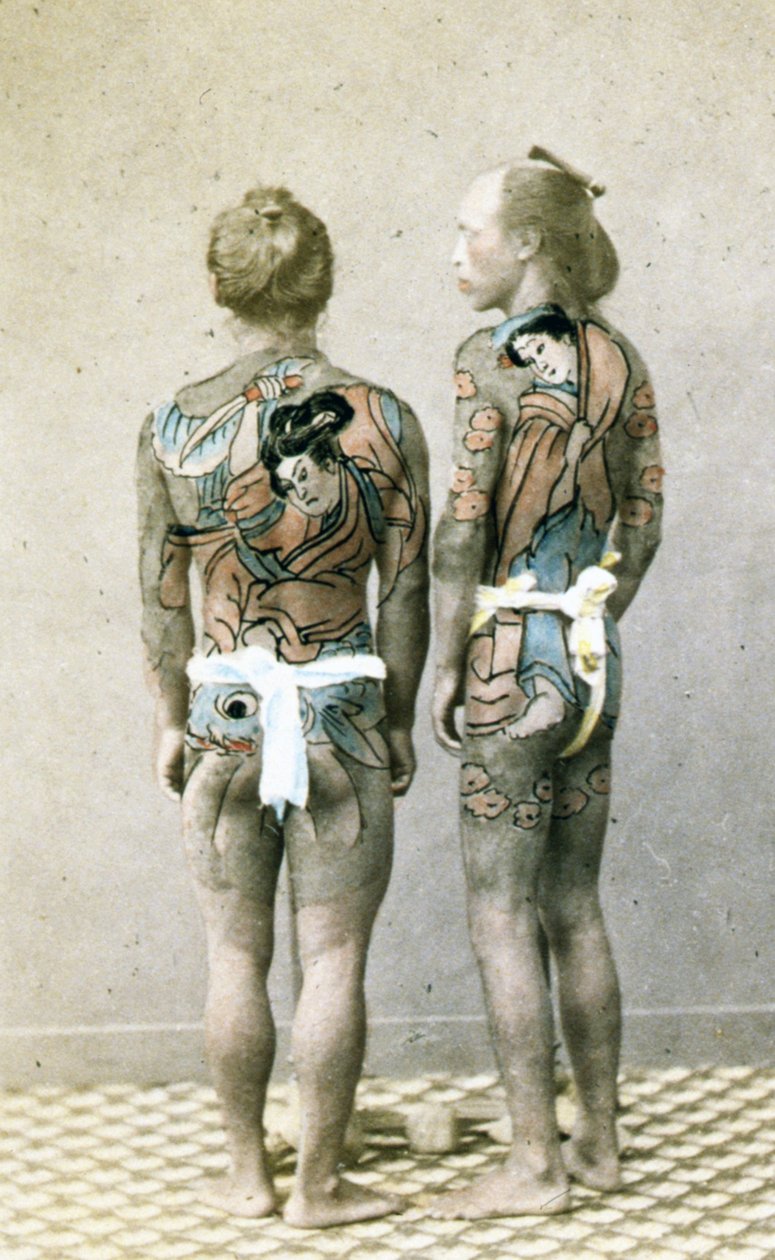 Twee mannen met traditionele Japanse Irezumi-tatoeages door Japanese Photographer
