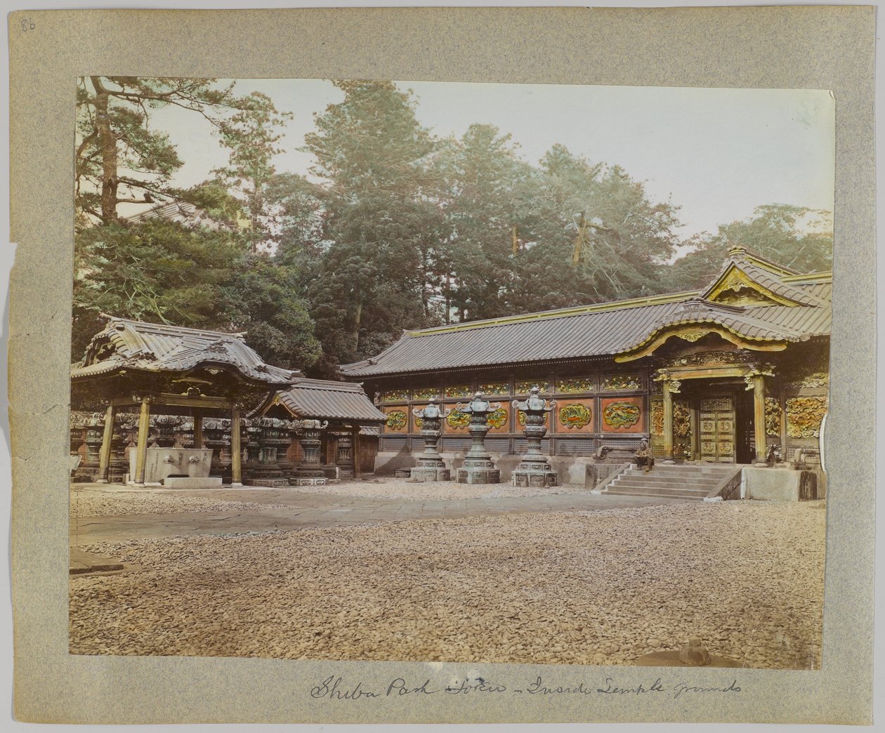 Binnen de tempelgronden, Shiba Park, Tokyo, Japan door Japanese Photographer