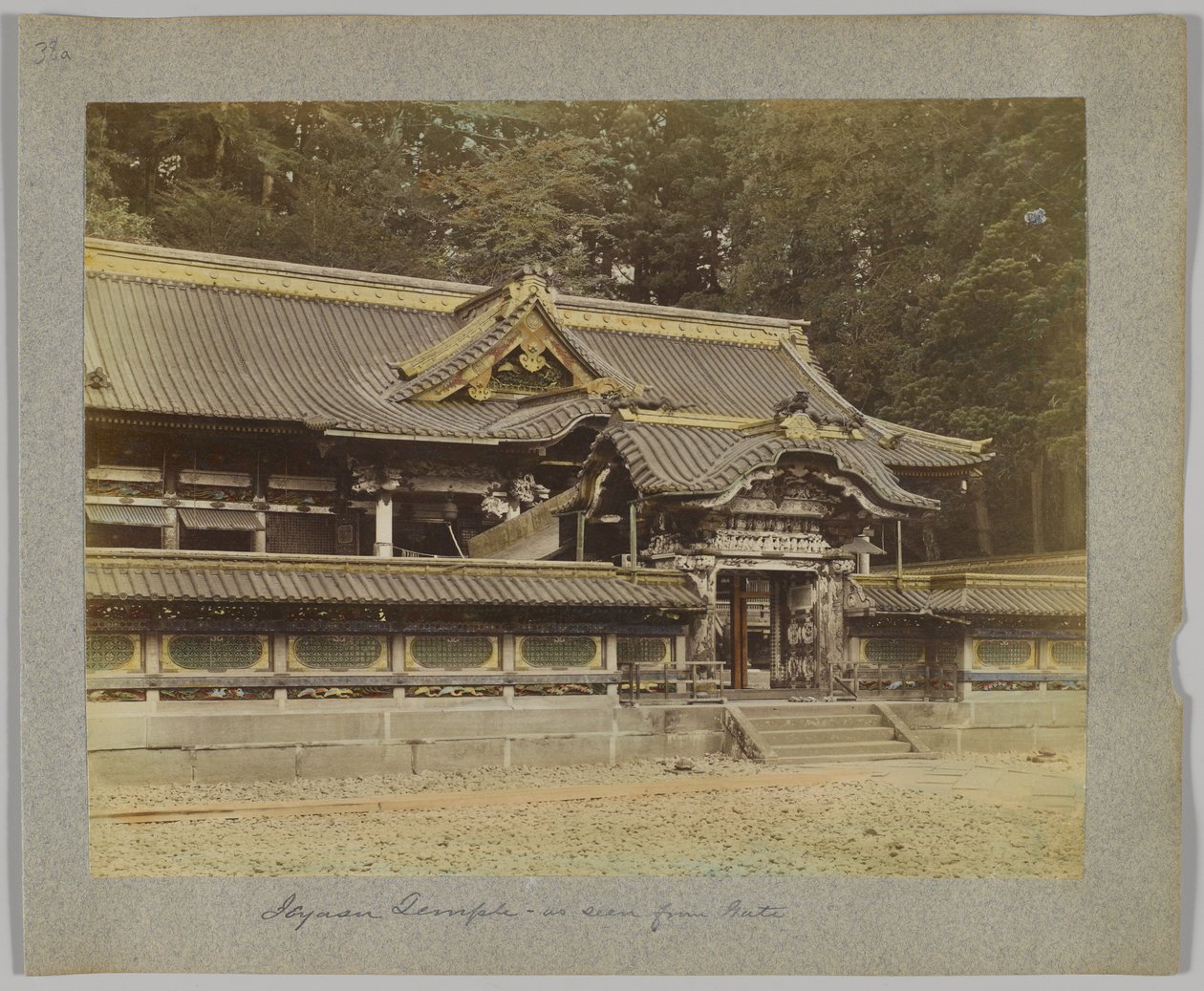 Tōshō-gū gezien vanaf de poort, Nikko, Japan door Japanese Photographer