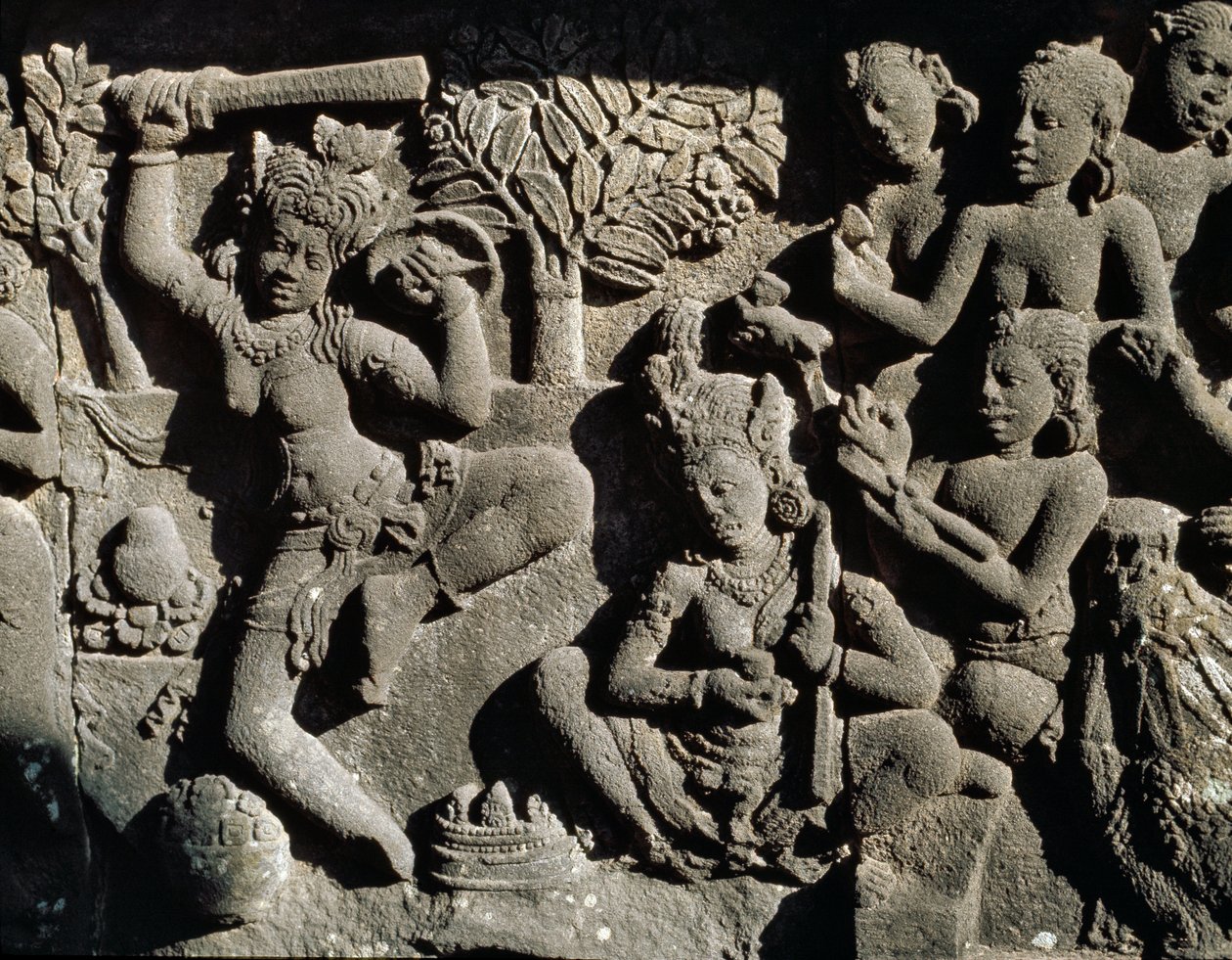 Reliëf van de hindoetempel door Javanese School