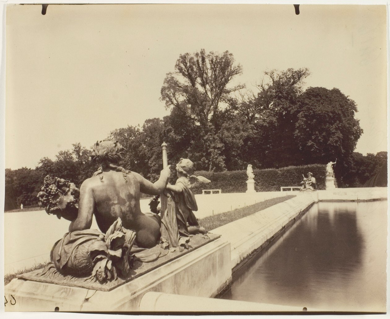 Versailles, Park hoek door Jean Eugène Auguste Atget
