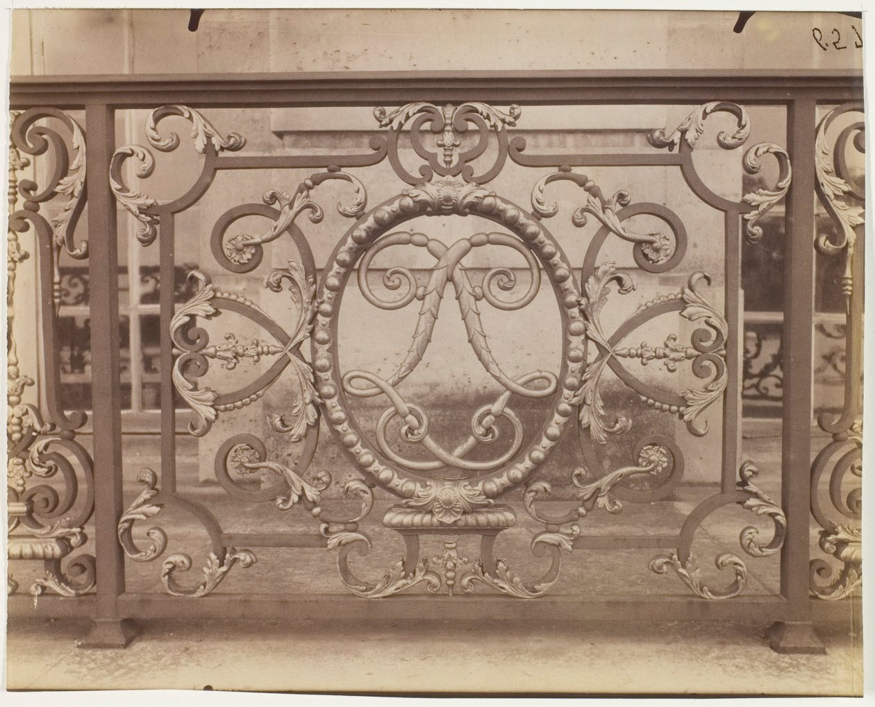 Versailles, Kasteelrestaurant door Jean Eugène Auguste Atget