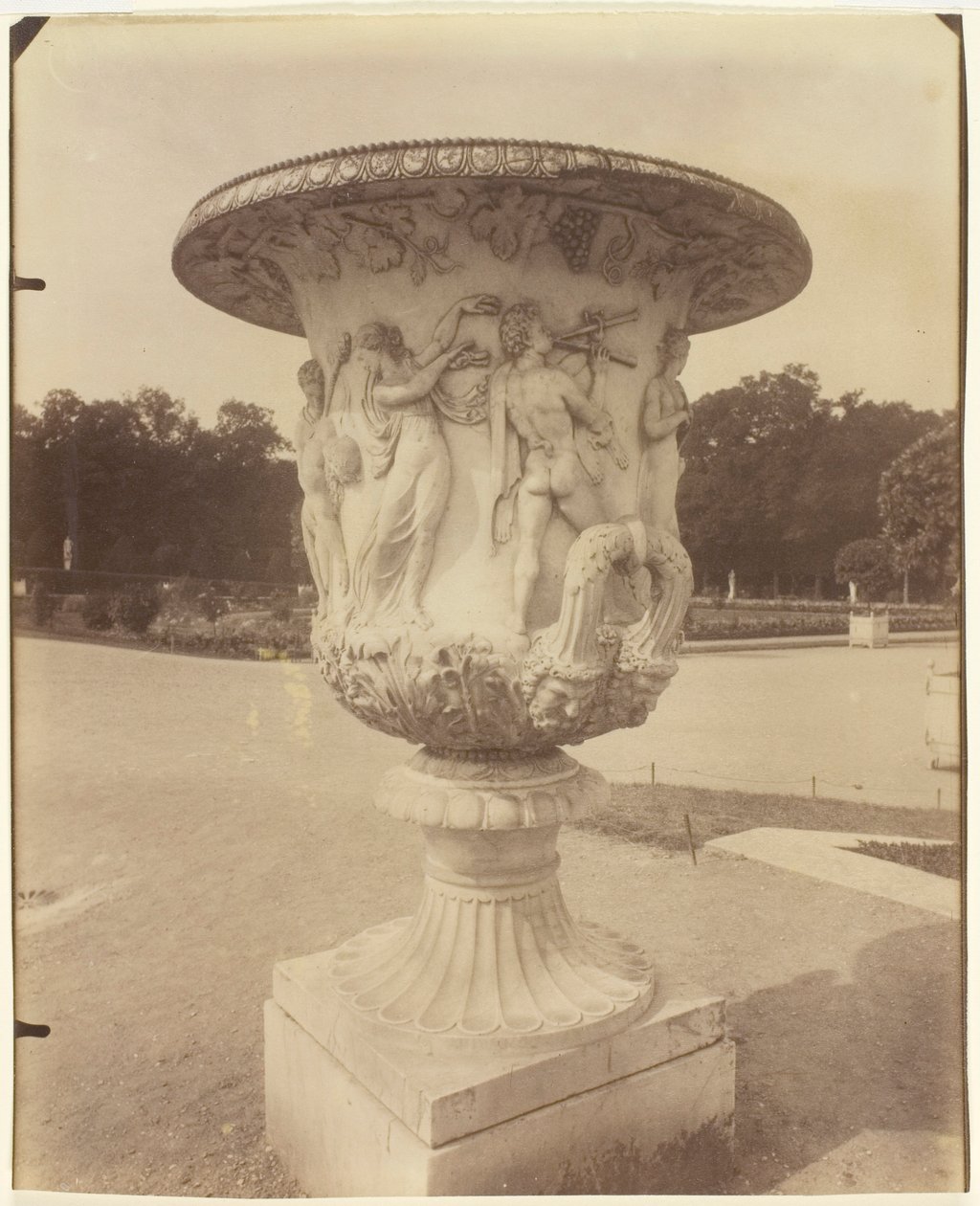 Versailles, Vaas door Jean Eugène Auguste Atget