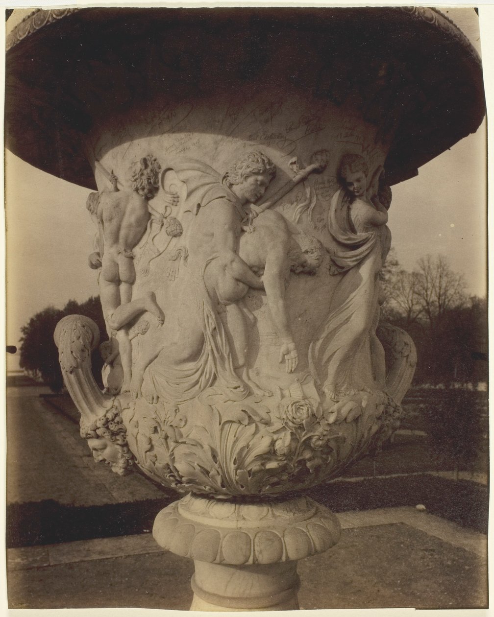 Versailles, Vaas van Cornu door Jean Eugène Auguste Atget