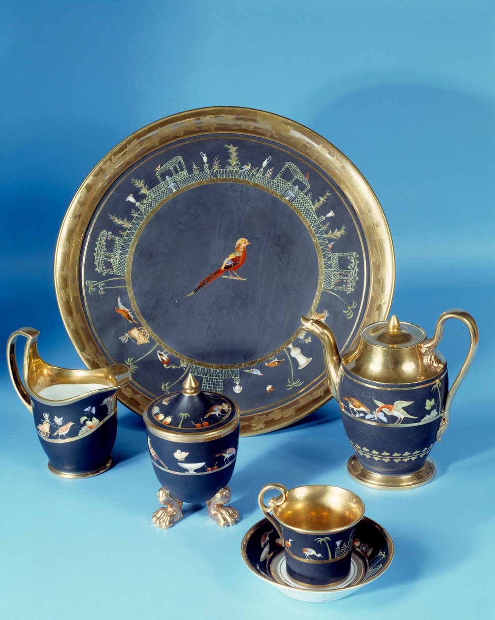 Cabaret met ronde schaal. Gemaakt in de Dagoty-fabriek rond 1810 door Jean Paul Laurens