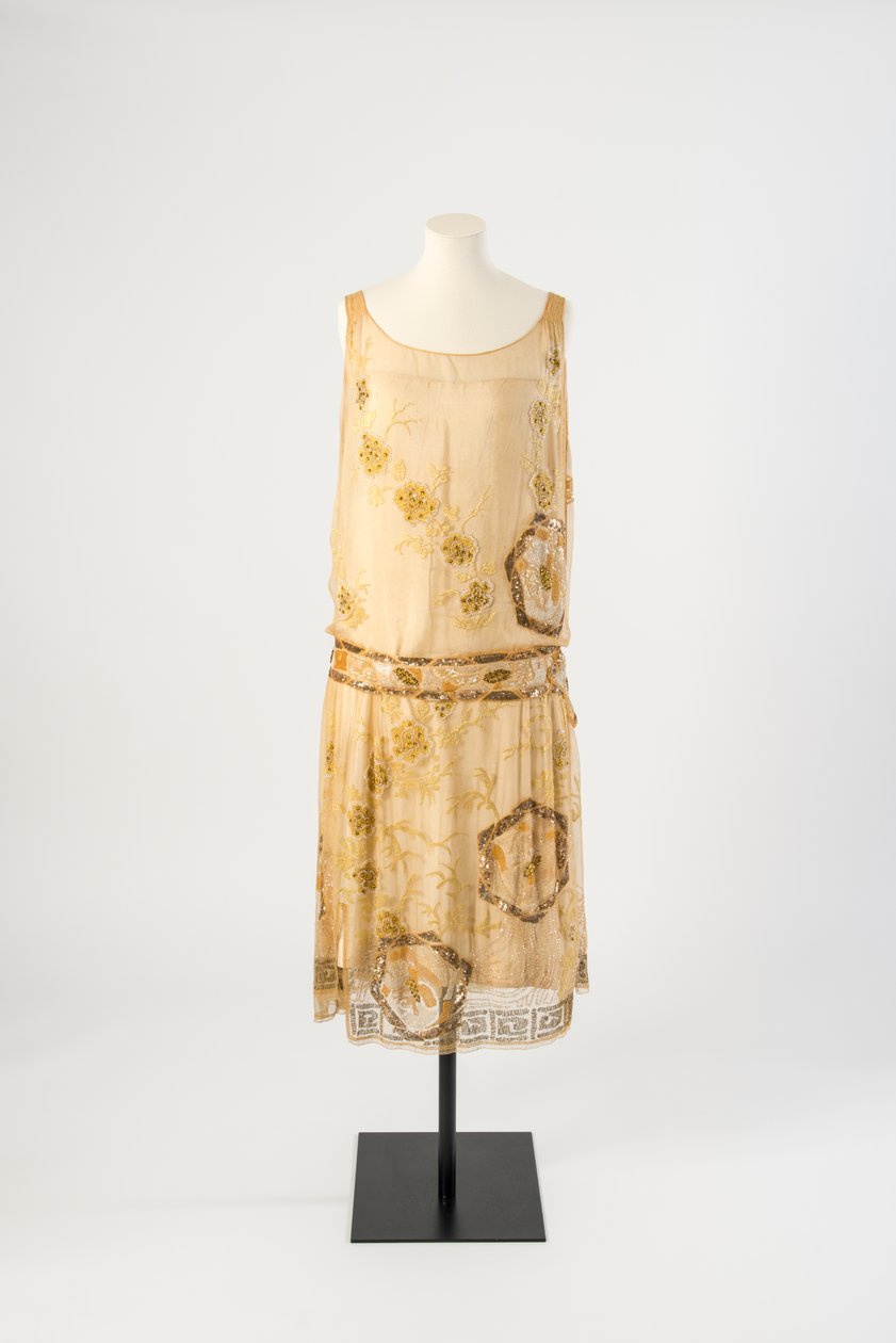 Gele zijden chiffon avondjurk geborduurd met gele floss zijde, pailletten, bugle kralen en gele briljanten, ca. 1926 door Jeanne Paquin