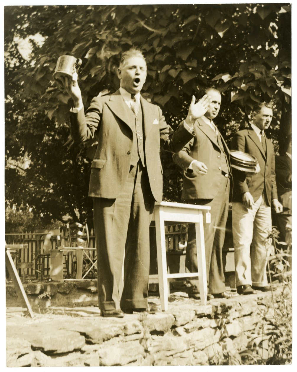 John W. Mitchell in Greenwich Conn of Weston, Conn De beroemde veilingmeester om te gaan met xx de foto door Jessie Tarbox Beals