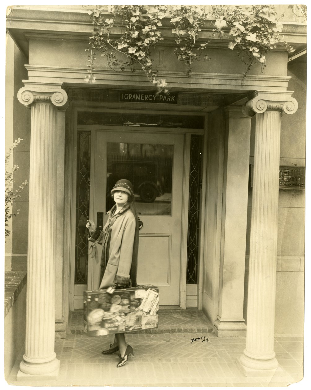 Mabel Herbert Urner, auteur van Helen & Warren klaar voor reis naar Europa, ca. 1905-40 door Jessie Tarbox Beals