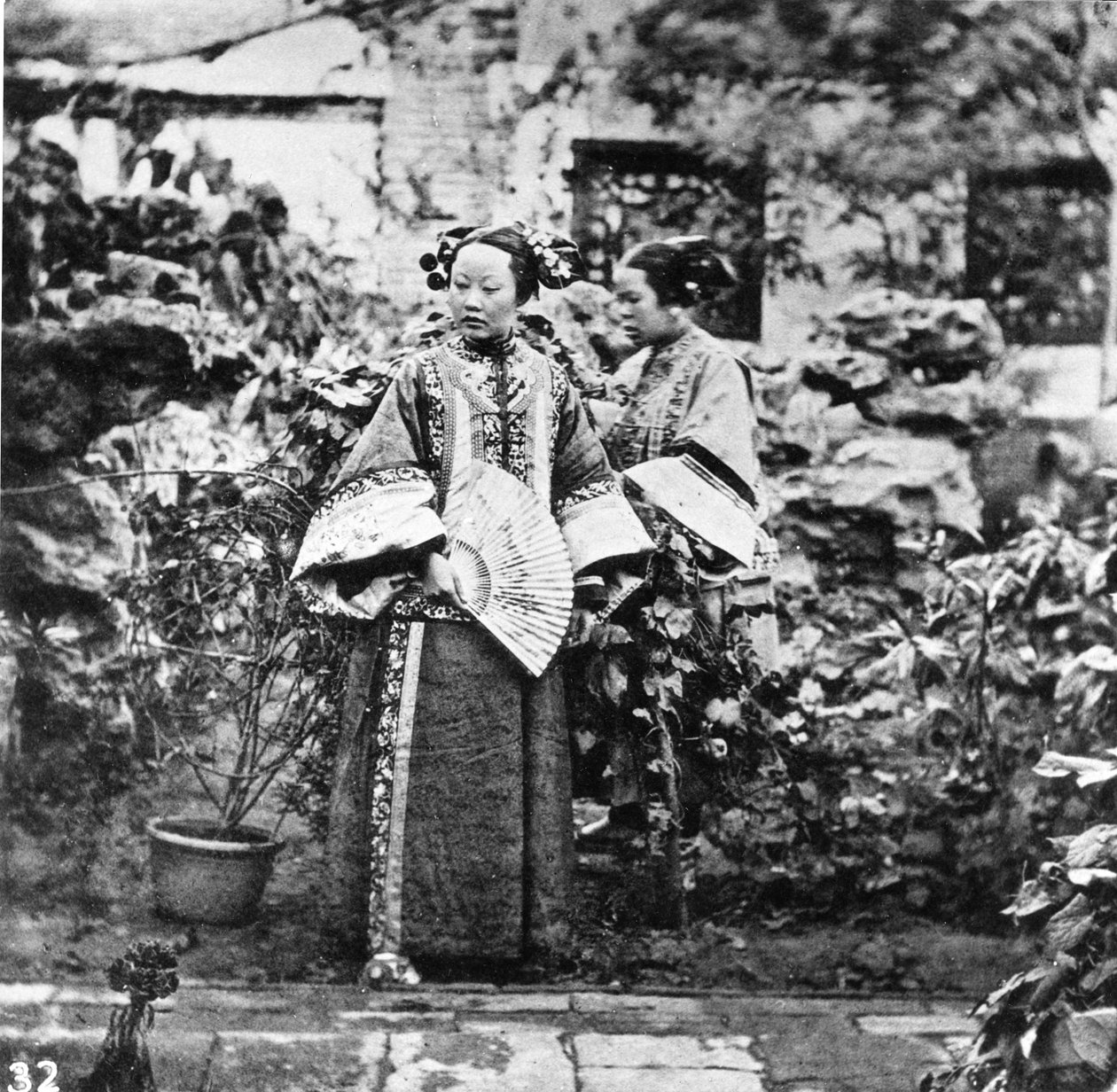 Manchu Dames, ca. 1867-72 door John Thomson