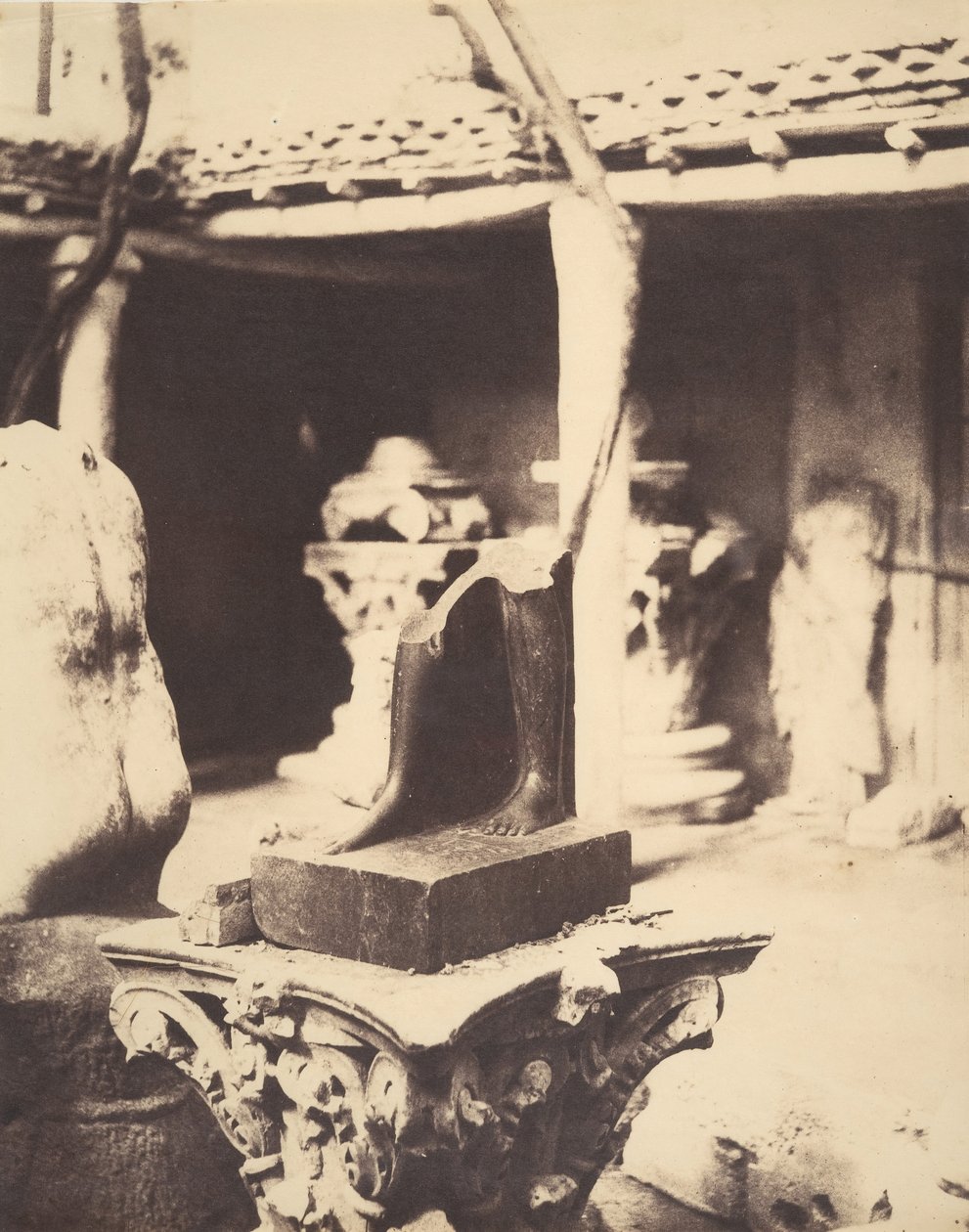 Fragment van een Egyptisch Standbeeld in het Museum van Cherchell, Algerije, 1856 door John Beasley Greene