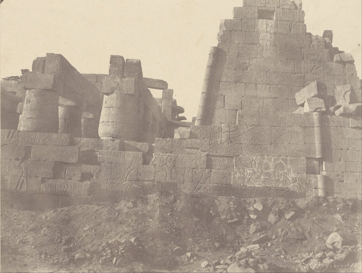 Karnak, Hypostyle Zaal, Noordmuur, Buitenaanzicht, Nr. 1 bis door John Beasly Greene