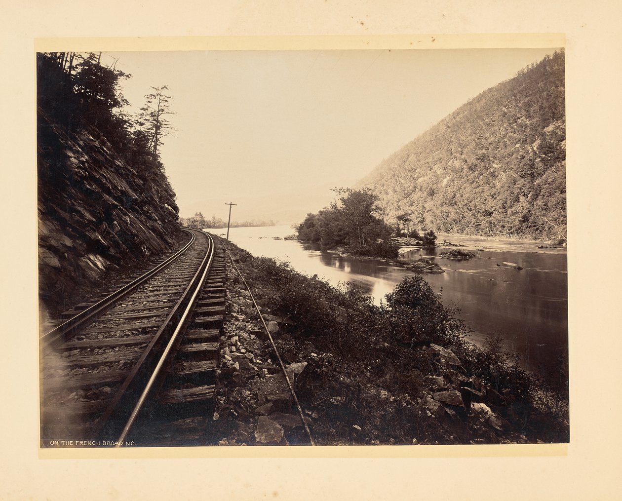 Op de French Broad, Noord-Carolina door John K. Hillers