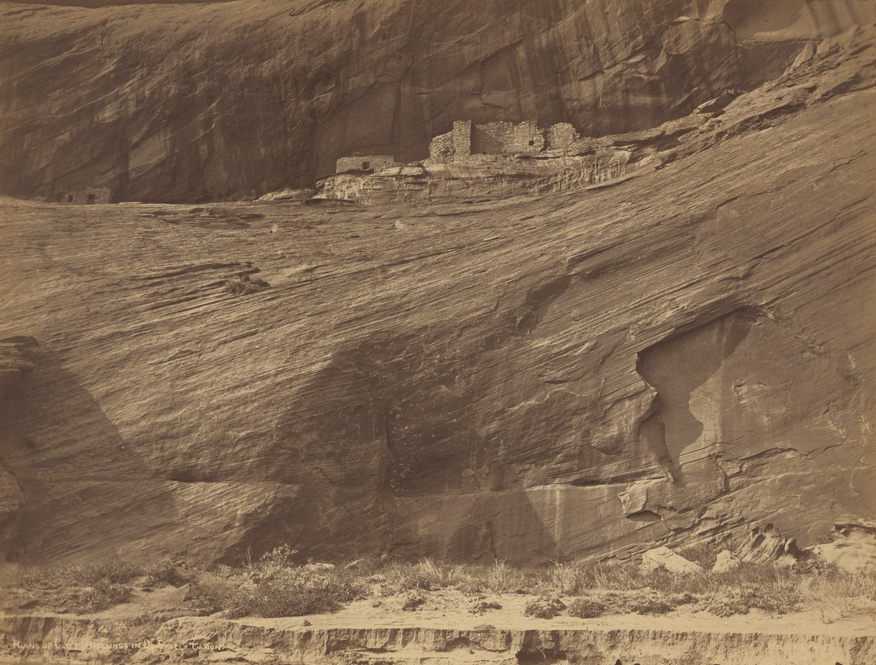 Ruïnes van klifwoningen, Canyon de Chelly, 1889 (foto) door John K. Hillers