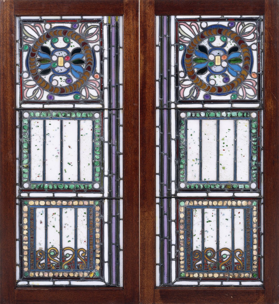 Een paar glas-in-lood ramen door John La Farge or Lafarge