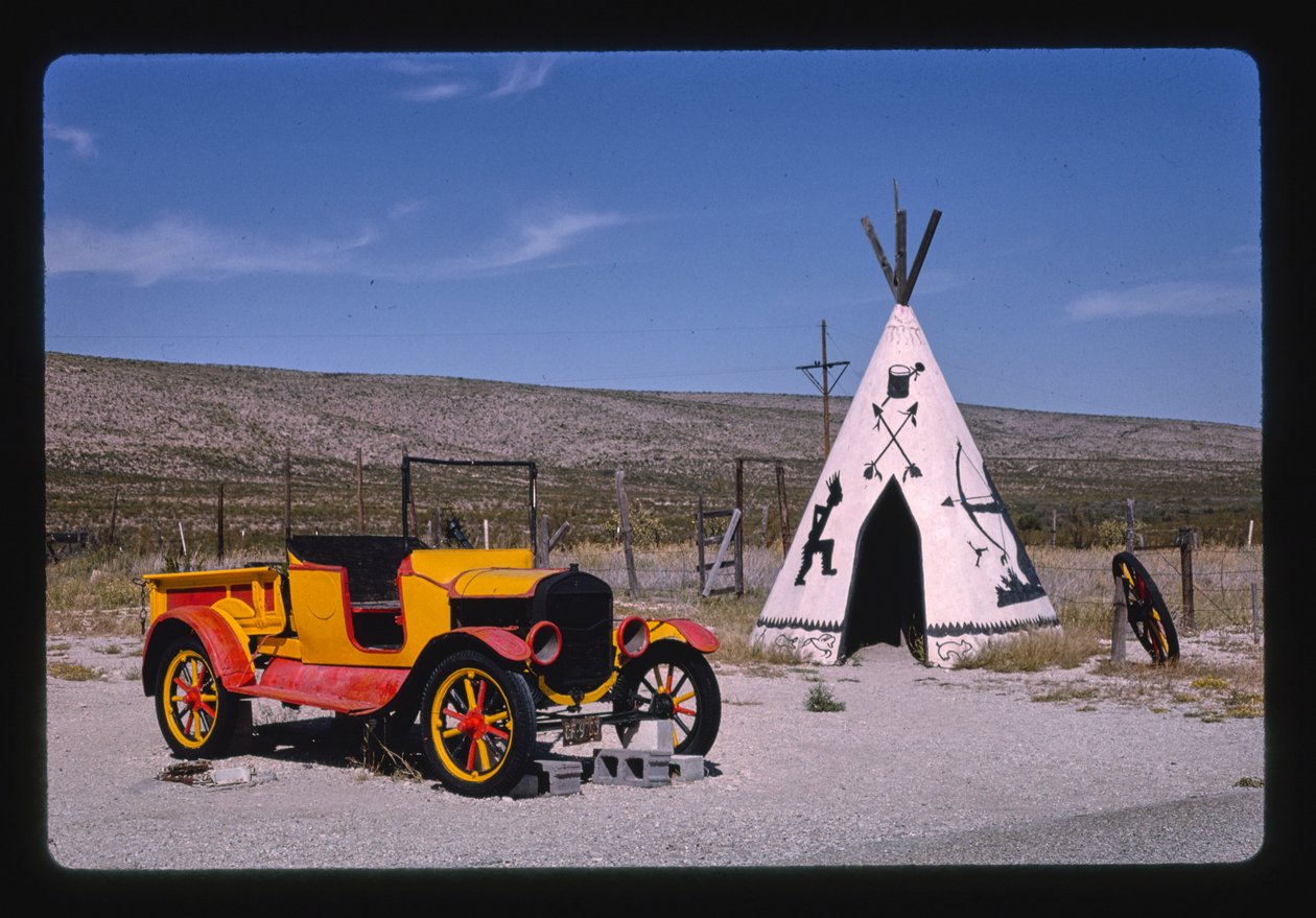 Apache Canyon Trading Post, tipi en auto, Routes 62 en 180, Whites City, New Mexico, VS door John Margolies