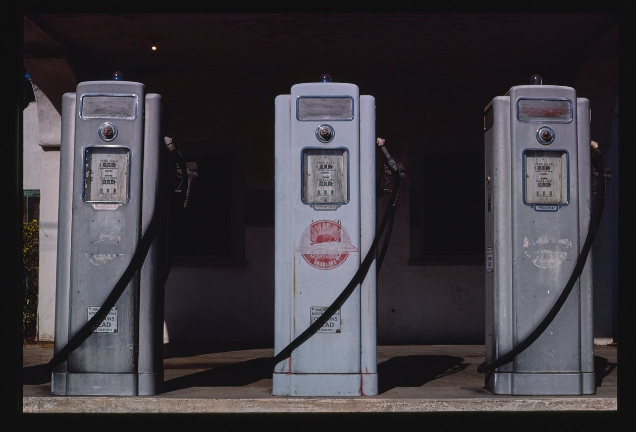 Olympic Gas Pumps, San Diego, Californië, Verenigde Staten door John Margolies