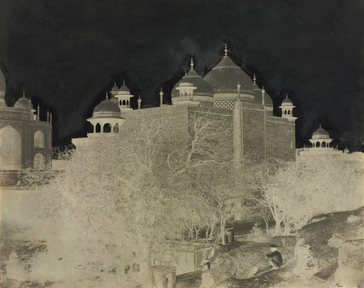 Taj Mahal, achteraanzicht van het rusthuis, met figuur door John Murray