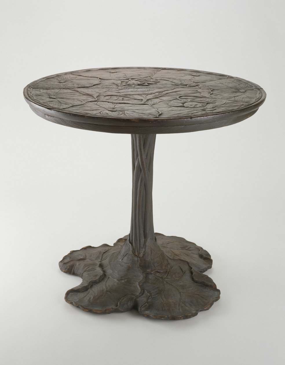 Lotustafel, ca. 1905 (Jin-di-Sugi afgewerkt cipressenhout) door John Scott Bradstreet