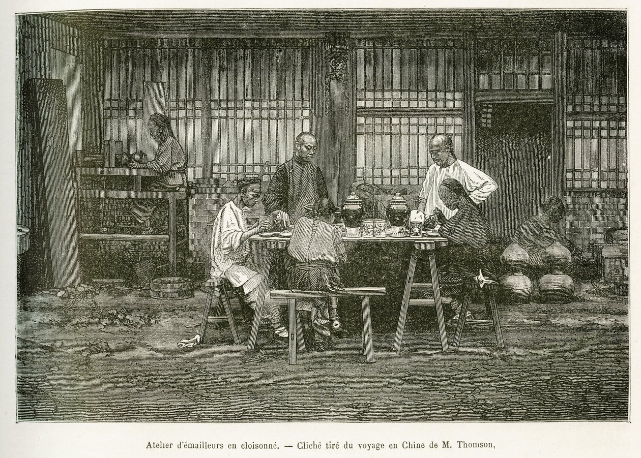 De ambachtslieden van een cloisonné-werkplaats in Peking. Gravure naar een foto van M. Thomson ter illustratie van de reis naar Peking en Noord-China, door T. Chutze, in 1873, gepubliceerd in 