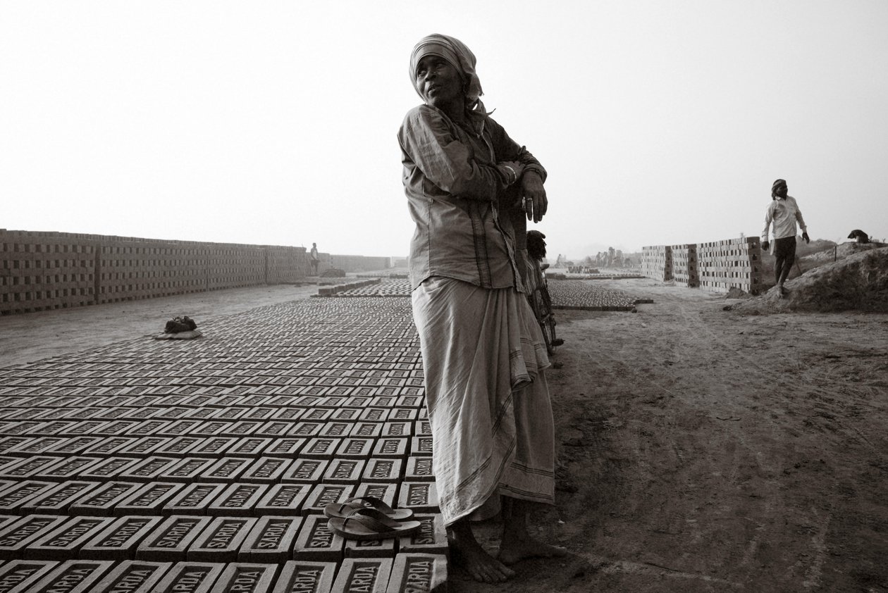 Baksteenfabrieken in Kolkata, India, 2016 (foto) door Jon Nicholson