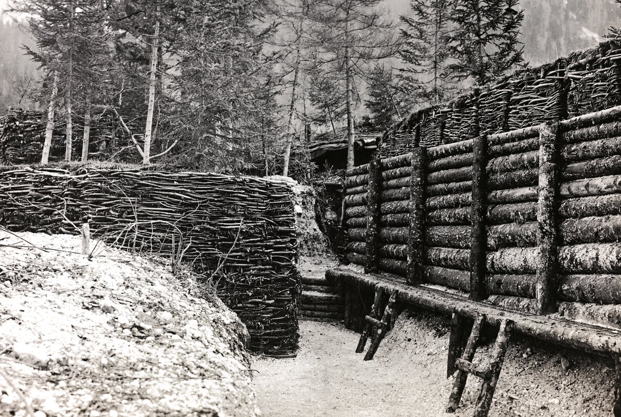 Album "Meine weltkriegs - Erinnerungen South-West Front (Karinthië, Italië, Zuid-Tirol) 31/03/1915-12/11/1918 - Josef Zohles Wenen": barrière van houtblokken door Josef Zohles