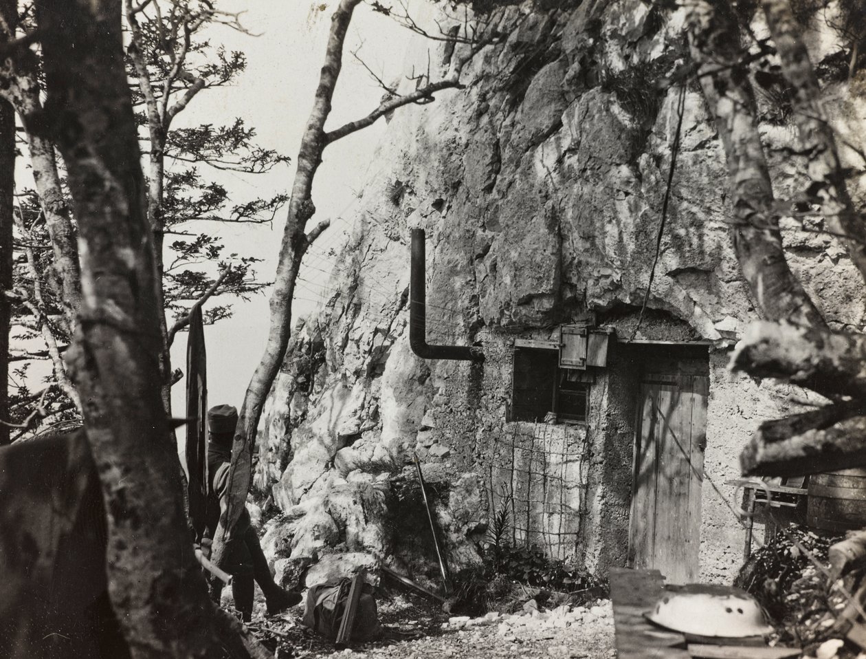 Album "Meine weltkriegs - Erinnerungen South-West Front (Karinthië, Italië, Zuid-Tirol) 31/03/1915-12/11/1918 - Josef Zohles Wien": oorlogsschuilplaats door Josef Zohles