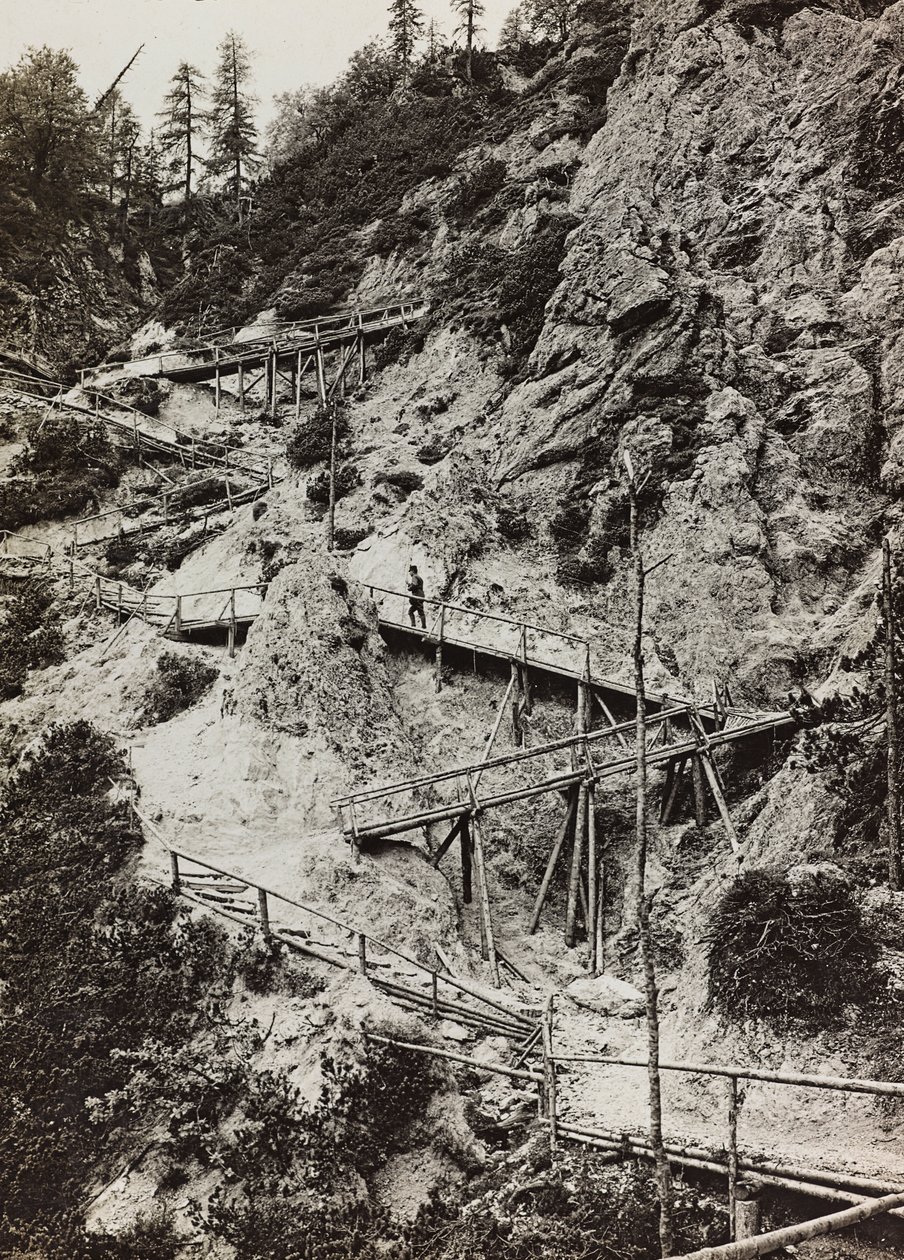 Album "Meine weltkriegs - Erinnerungen South-West Front (Karinthië, Italië, Zuid-Tirol) 31/03/1915-12/11/1918 - Josef Zohles Wien": houten loopbruggen naar de bergen door Josef Zohles