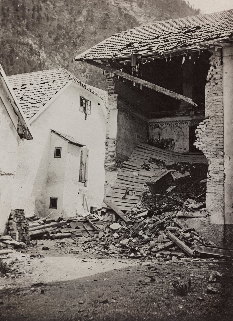 Album "Meine weltkriegs - Erinnerungen Zuidwestfront (Karinthië, Italië, Zuid-Tirol) 31/03/1915-12/11/1918 - Josef Zohles Wien": puin door Josef Zohles