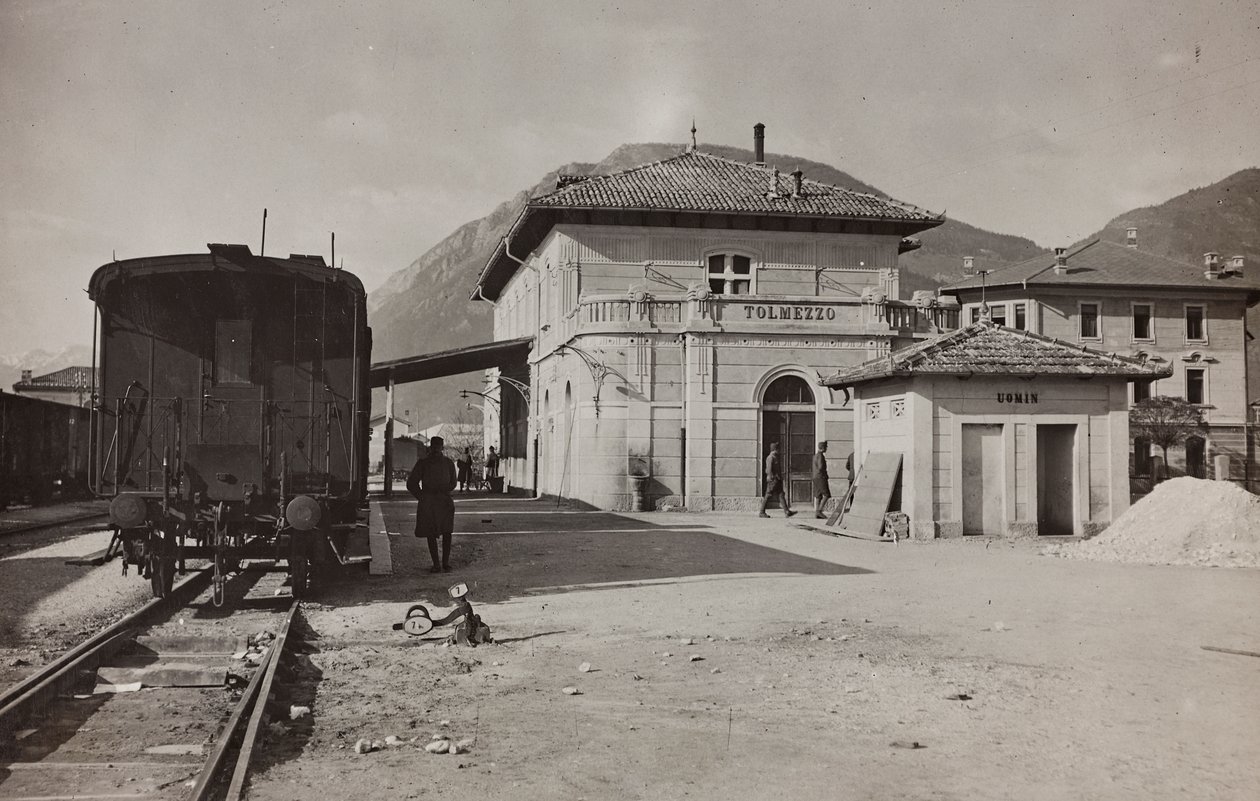 Album "Meine weltkriegs - Erinnerungen Zuidwestfront (Karinthië, Italië, Zuid-Tirol) 31/03/1915-12/11/1918 - Josef Zohles Wien": station van Tolmezzo door Josef Zohles