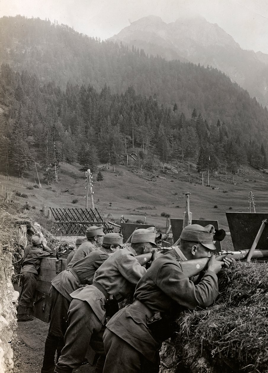 Album "Meine weltkriegs - Erinnerungen South-West Front (Karinthië, Italië, Zuid-Tirol) 31/03/1915-12/11/1918 - Josef Zohles Wien": soldaten in de loopgraven door Josef Zohles