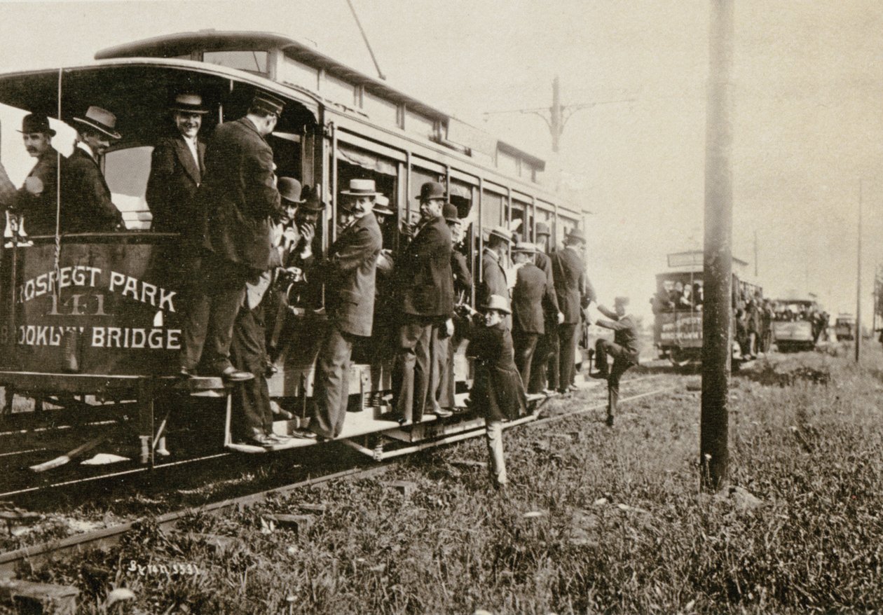 Brooklyn trams op weg naar Coney Island, New York City, c.1897 door Joseph Byron