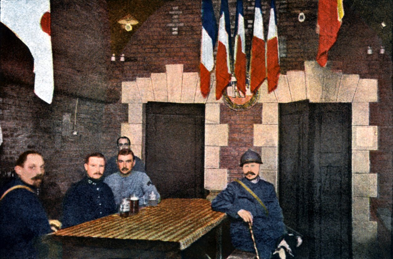 Franse soldaten in een keuken in de kazematten, Verdun, september 1916 door Jules Gervais Courtellemont