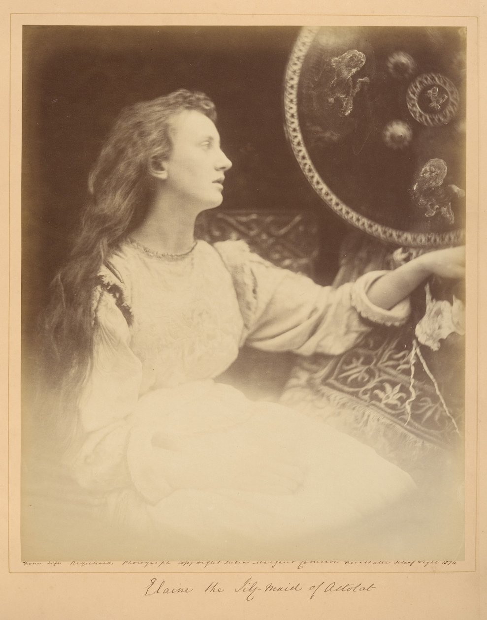 Elaine de Lelie – Dienstmeisje van Astolat door Julia Margaret Cameron