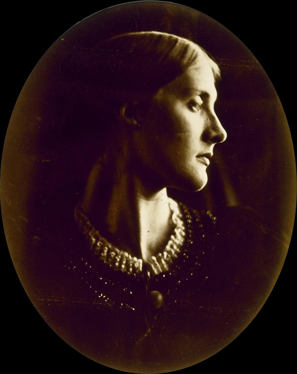 Mevrouw Herbert Duckworth (1846-1895), geboren Julia Prinsep Jackson, later mevrouw Julia Stephen, moeder van Virginia Woolf door Julia Margaret Cameron