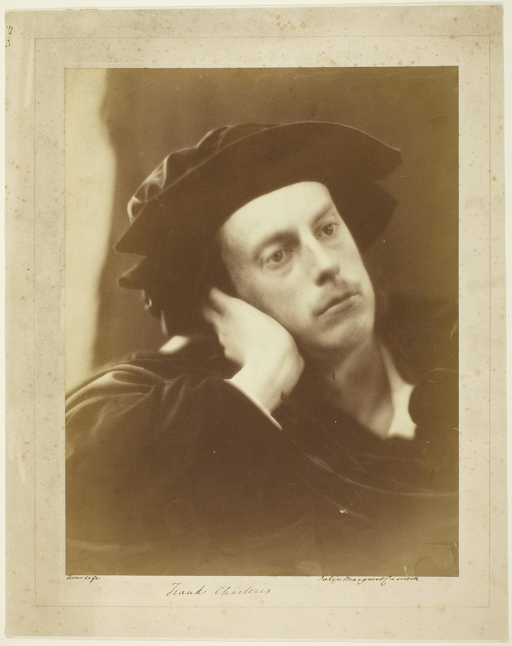 Portret van The Hon. Frank Charteris door Julia Margaret Cameron