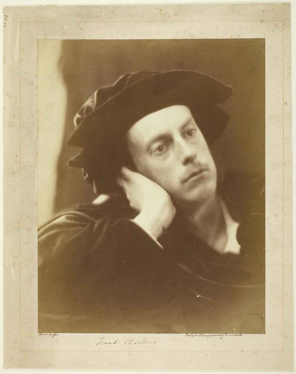 Portret van The Hon. Frank Charteris door Julia Margaret Cameron