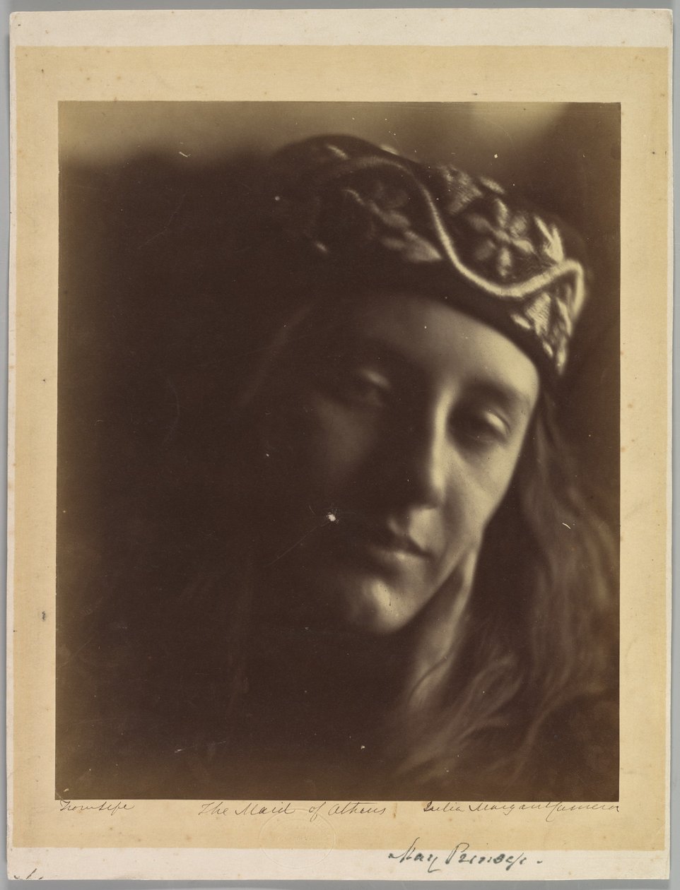 Het meisje van Athene (May Prinsep) door Julia Margaret Cameron