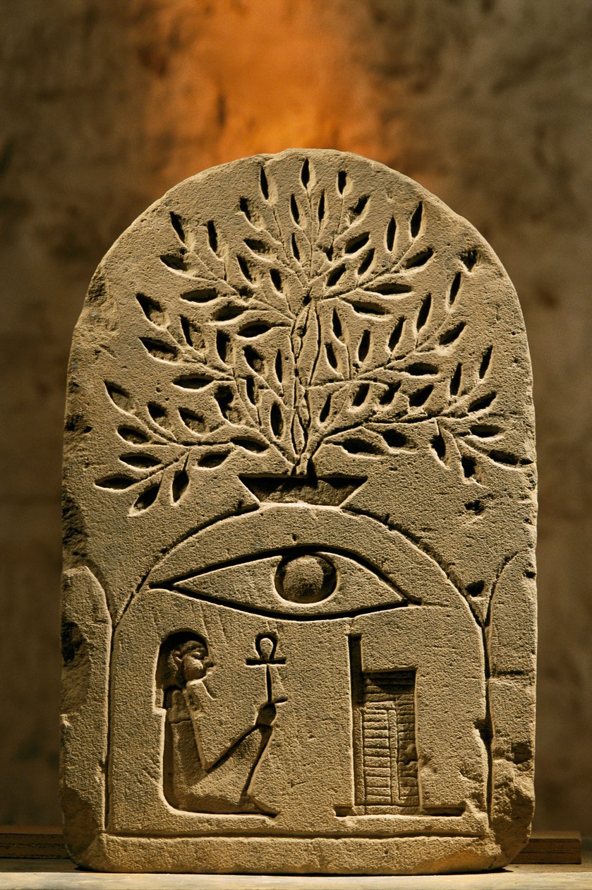Zandstenen stèle voor de god Osiris door Kenneth Garrett