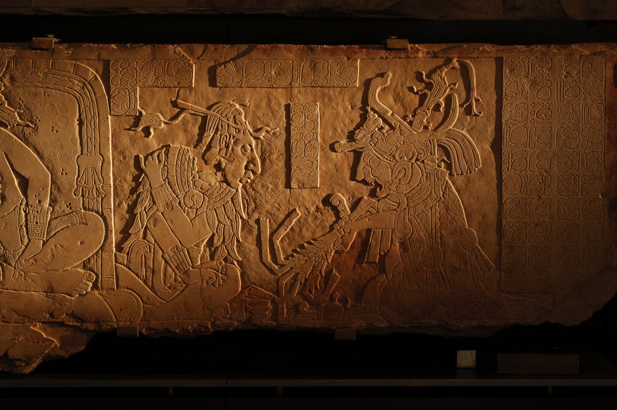 Tempel 21 troonbank, gravure van koning Akhal Mo Nab, Palenque, Mexico, 2005 (foto) door Kenneth Garrett