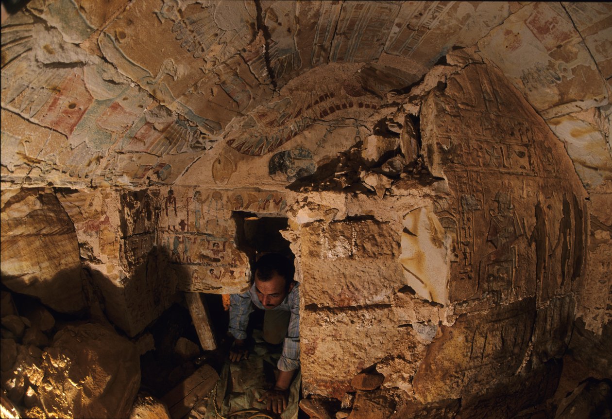 De verloren graven van Sheikh Soby in Bahariya-oase, Late Periode, 2002 door Kenneth Garrett