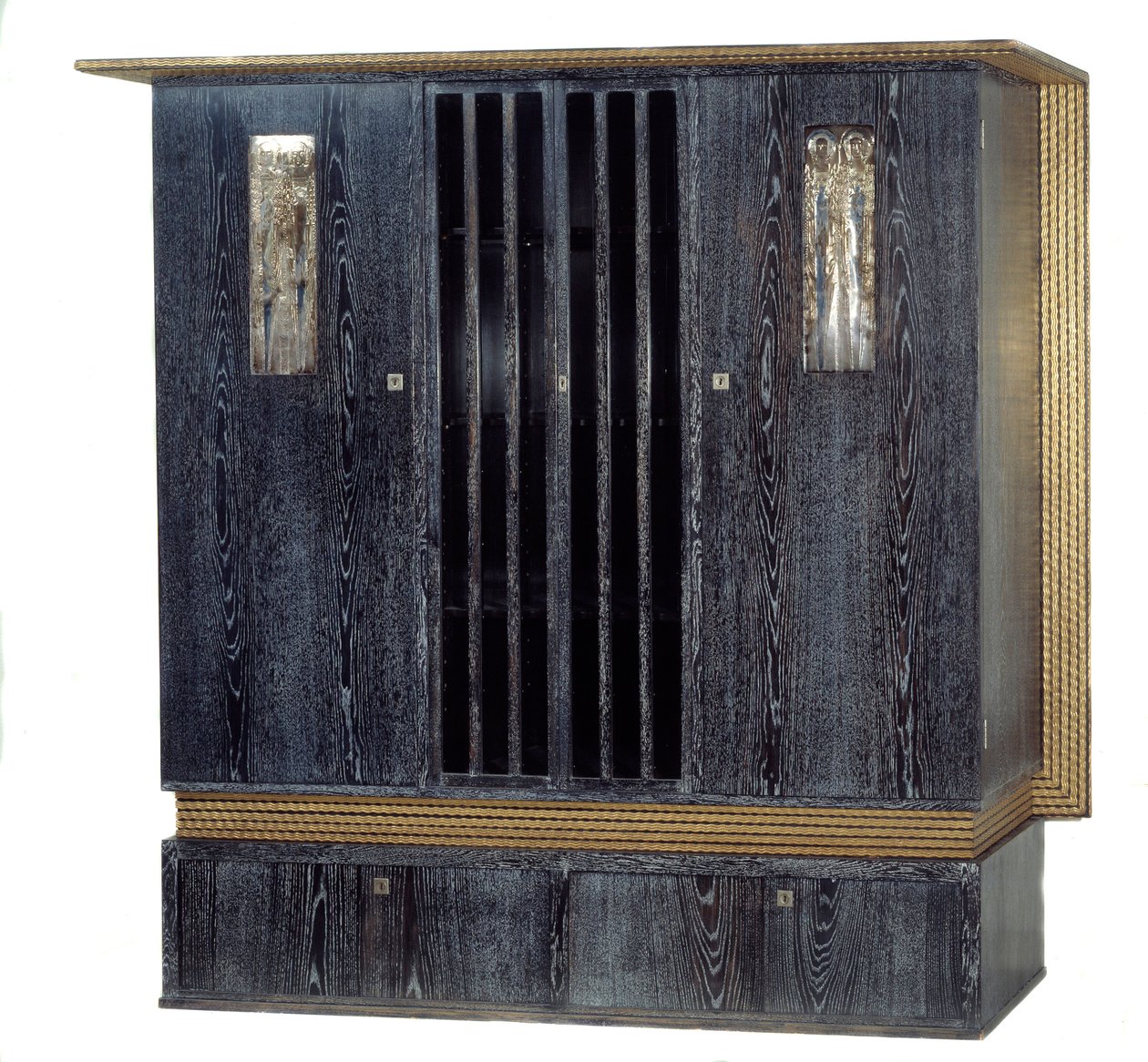 Meubilair: kast met muziek in zwart gelakt eikenhout, goudhout, zilvermetaal en glas gemaakt door Koloman Moser (1868-1918) 1904 Parijs, Musée d