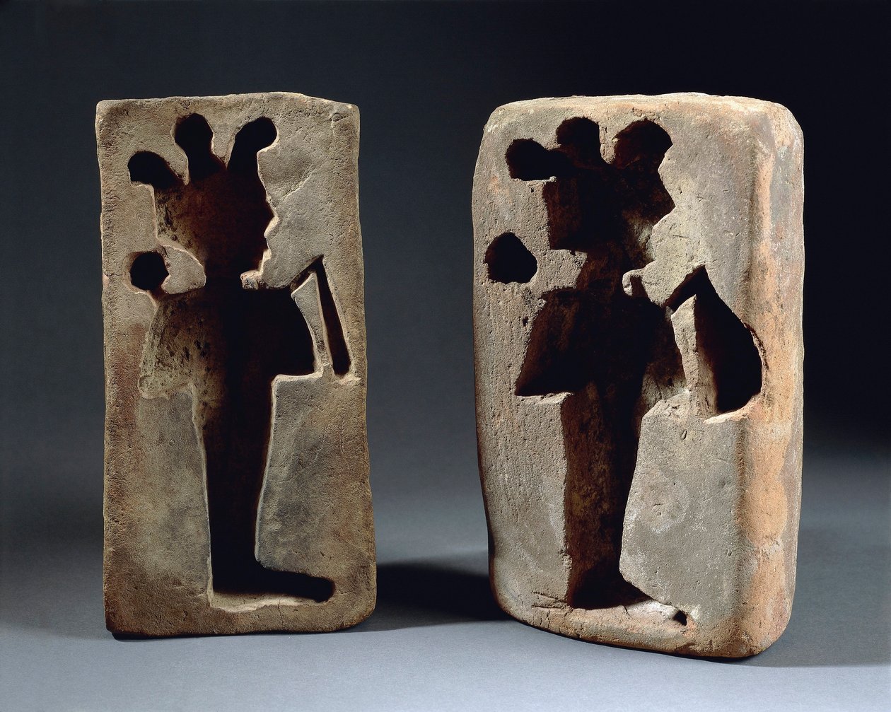 Twee mallen van Osiris-figuur, uit Abydos door Late Period Egyptian