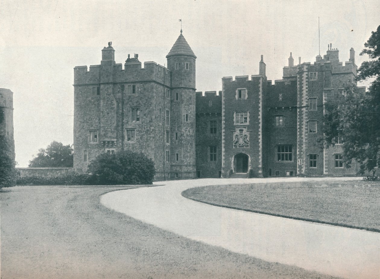Kasteel Dunster, ca. 1907 door Leonard Willoughby
