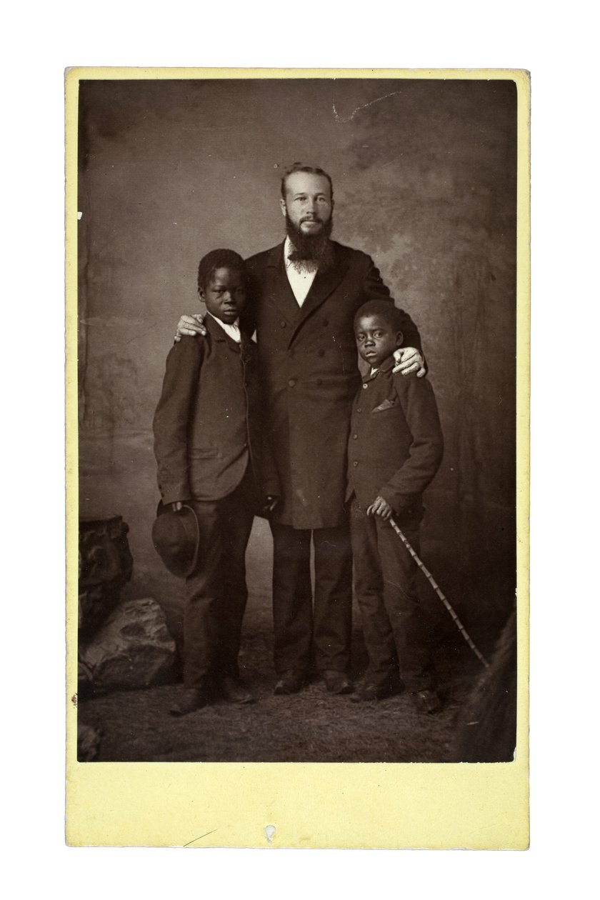 Twee jongens van het Congo Training Institute for African Students, Llangollen, Wales, 1886 (albumine print) door Lettsome and Sons
