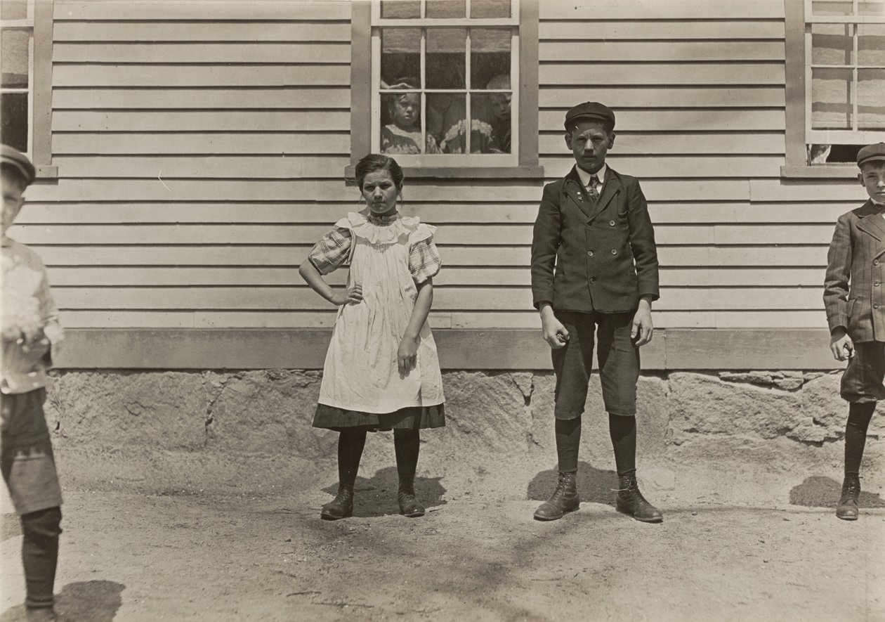 Edward St. Germain en zijn zus Delia, molenarbeiders, Phoenix, Rhode Island, april 1909 door Lewis Wickes Hine
