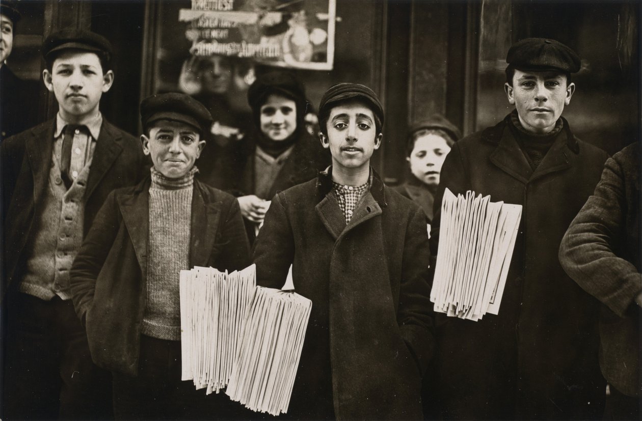 Hartford Newsboys,1909 (foto) door Lewis Wickes Hine