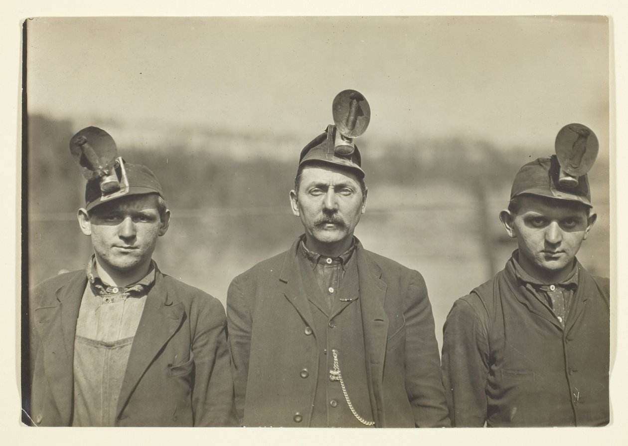 Old Timers, Pennsylvania Miners, (West Virginia) door Lewis Wickes Hine