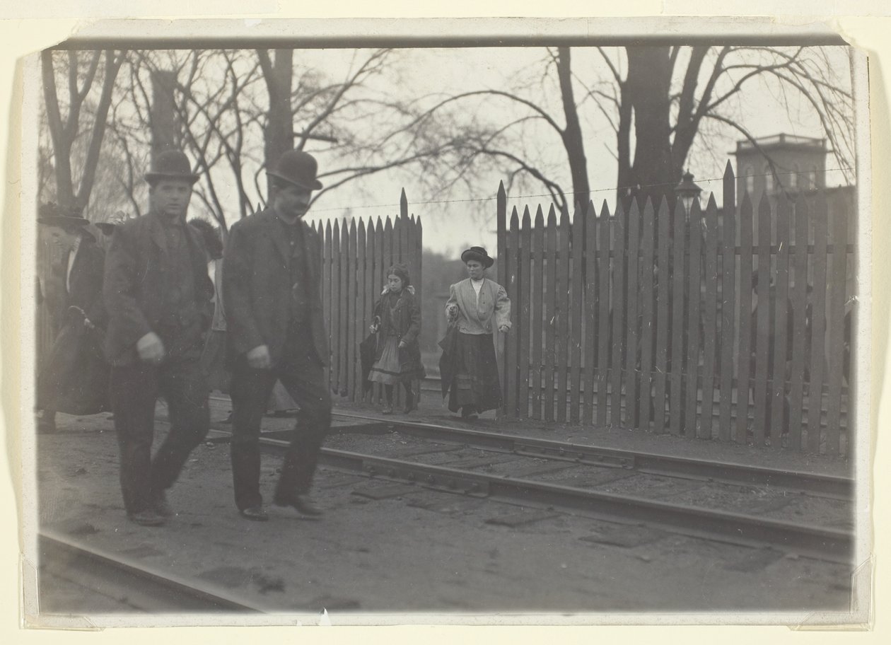 Somersworth, New Hampshire door Lewis Wickes Hine