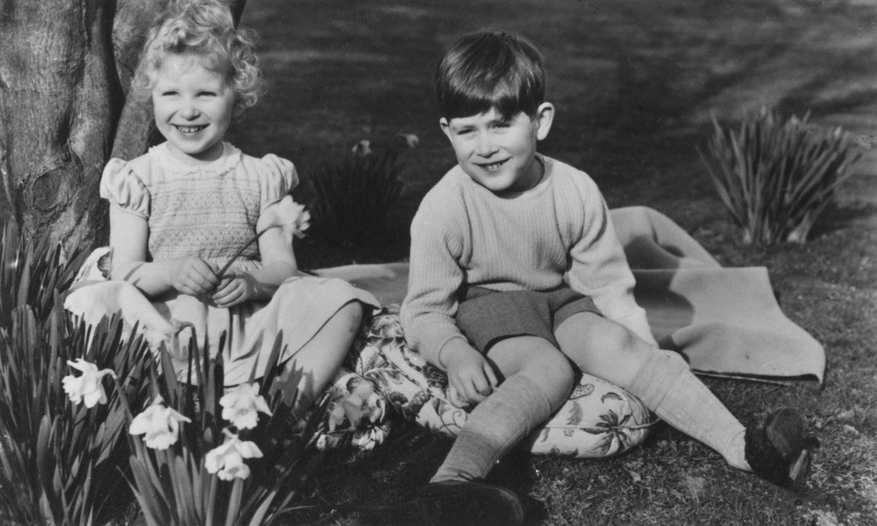 Prins Charles en Prinses Anne als kinderen op Balmoral, 28 september 1952 door Lisa Sheridan