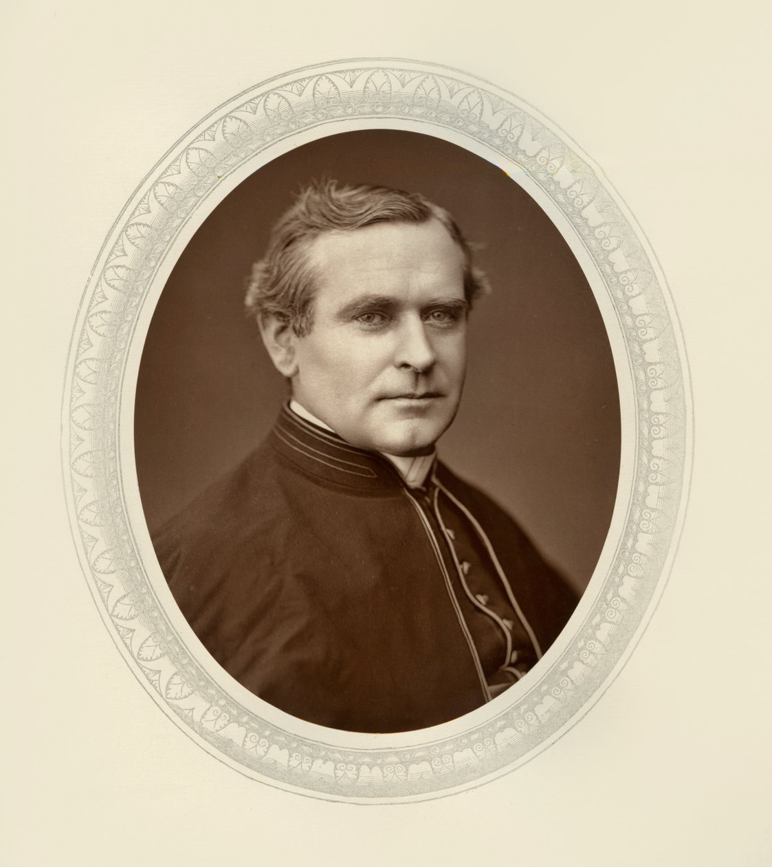 Eerwaarde Monseigneur Capel door Lock and Whitfield